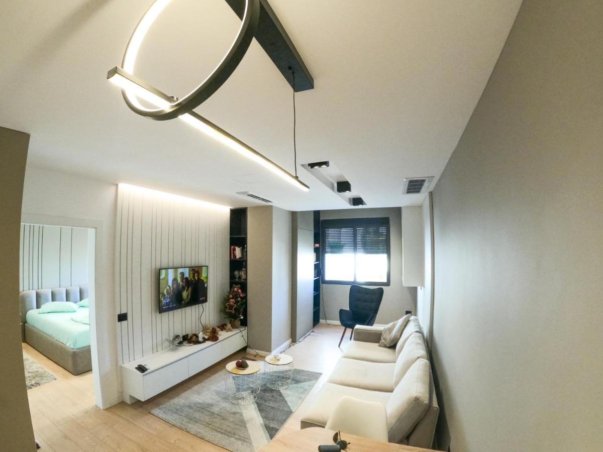 Roza'S Apartment Tirana Center Εξωτερικό φωτογραφία