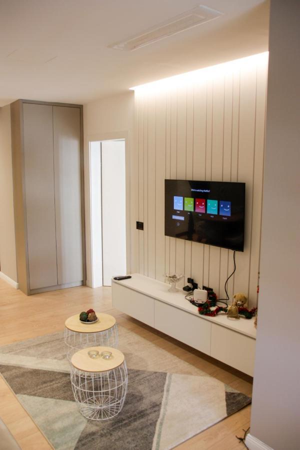 Roza'S Apartment Tirana Center Εξωτερικό φωτογραφία
